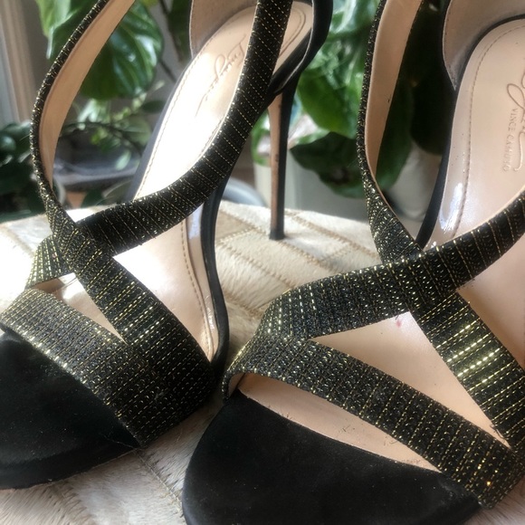 Size 7 VINCE CAMUTO brand. Black satin finish with gold accent straps. - Picture 2 of 9